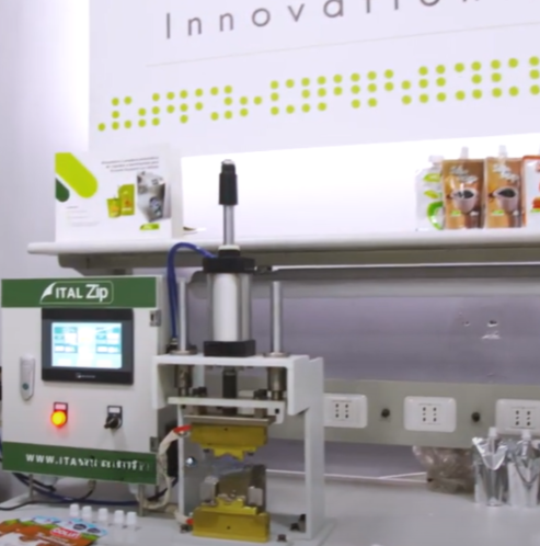 Máquina Valvulera Italzip: Corrección y Precisión en Empaque